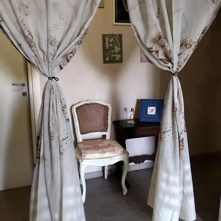 Venkovský dům - Il Casale Toscano - 1900mt From The Tower Of & Trains Station - Free Parking - No Breakfast - No Air Conditioning But Fan - Only Self Check-in Access From 3 Pm *