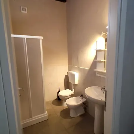 - Il Casale Toscano - 1900mt From The Tower Of & Trains Station - Free Parking - No Breakfast - No Air Conditioning But Fan - Only Self Check-in Access From 3 Pm