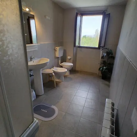 - Il Casale Toscano - 1900mt From The Tower Of & Trains Station - Free Parking - No Breakfast - No Air Conditioning But Fan - Only Self Check-in Access From 3 Pm * Pisa