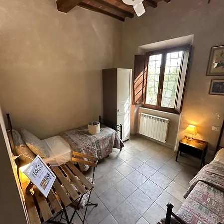 Venkovský dům - Il Casale Toscano - 1900mt From The Tower Of & Trains Station - Free Parking - No Breakfast - No Air Conditioning But Fan - Only Self Check-in Access From 3 Pm *