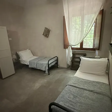 - Il Casale Toscano - 1900mt From The Tower Of & Trains Station - Free Parking - No Breakfast - No Air Conditioning But Fan - Only Self Check-in Access From 3 Pm Venkovský dům Pisa