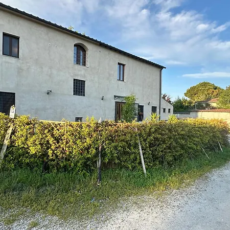 - Il Casale Toscano - 1900mt From The Tower Of & Trains Station - Free Parking - No Breakfast - No Air Conditioning But Fan - Only Self Check-in Access From 3 Pm Venkovský dům *