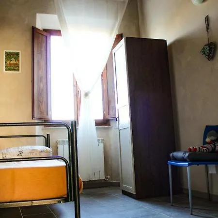 Venkovský dům - Il Casale Toscano - 1900mt From The Tower Of & Trains Station - Free Parking - No Breakfast - No Air Conditioning But Fan - Only Self Check-in Access From 3 Pm *