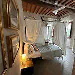컨트리하우스 - Il Casale Toscano - 1900 Meters From The Leaning Tower Of Pisa - Checkin From 3 Pm - Room Rental Only - No Breakfast - Free Parking -