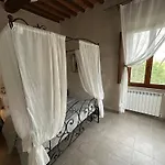 - Il Casale Toscano - 1900 Meters From The Leaning Tower Of Pisa - Checkin From 3 Pm - Room Rental Only - No Breakfast - Free Parking - Landhaus Pisa