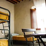 - Il Casale Toscano - 1900 Meters From The Leaning Tower Of Pisa - Checkin From 3 Pm - Room Rental Only - No Breakfast - Free Parking - 컨트리하우스