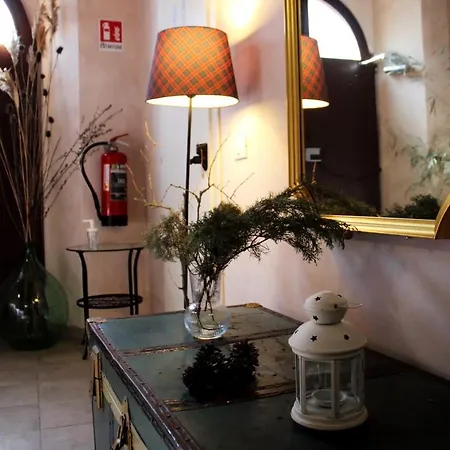 - Il Casale Toscano - 1900mt From The Tower Of & Trains Station - Free Parking - No Breakfast - No Air Conditioning But Fan - Only Self Check-in Access From 3 Pm Pisa