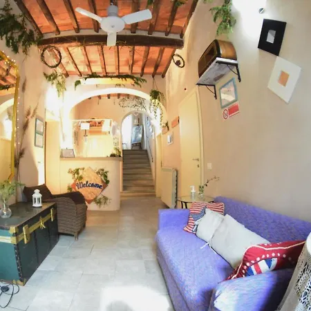 - Il Casale Toscano - 1900mt From The Tower Of & Trains Station - Free Parking - No Breakfast - No Air Conditioning But Fan - Only Self Check-in Access From 3 Pm カントリーハウス ピサ