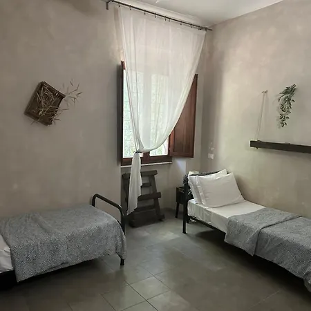 - Il Casale Toscano - 1900mt From The Tower Of & Trains Station - Free Parking - No Breakfast - No Air Conditioning But Fan - Only Self Check-in Access From 3 Pm *