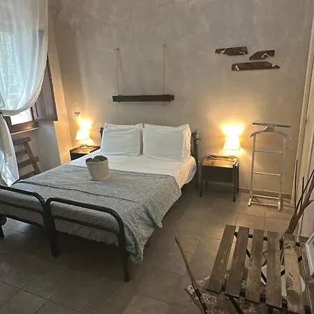 Casa de Campo - Il Casale Toscano - 1900mt From The Tower Of & Trains Station - Free Parking - No Breakfast - No Air Conditioning But Fan - Only Self Check-in Access From 3 Pm