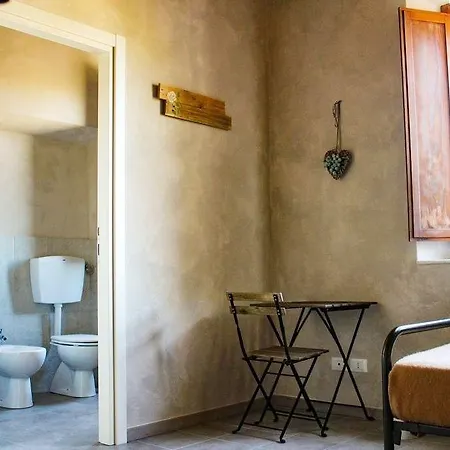 - Il Casale Toscano - 5 Minutes By Car From Tower - Check In From 3 Pm - Only With Fan - No Breakfast & No Fridge - Free Parking - Séjour à la campagne *