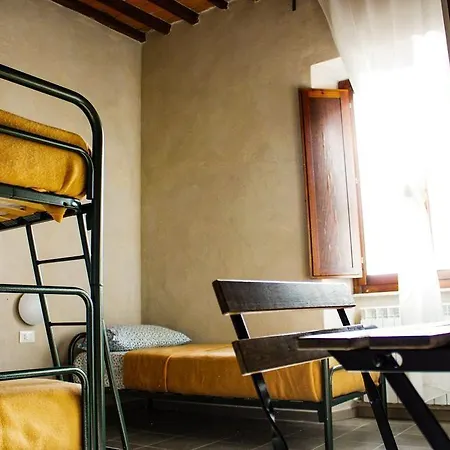 - Il Casale Toscano - 5 Minutes By Car From Tower - Check In From 3 Pm - Only With Fan - No Breakfast & No Fridge - Free Parking - Séjour à la campagne