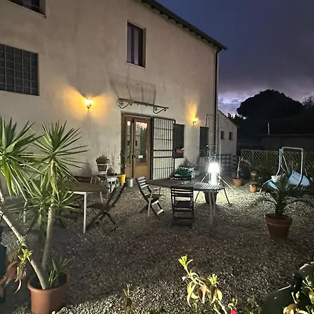 - Il Casale Toscano - 1900 Meters From The Leaning Tower Of Pisa - Checkin From 3 Pm - Room Rental Only - No Breakfast - Free Parking - Pisa
