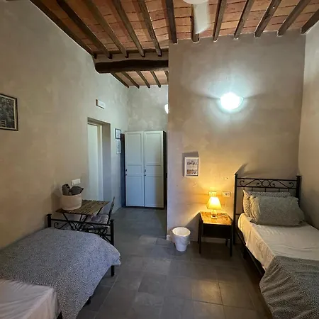 - Il Casale Toscano - 1900 Meters From The Leaning Tower Of Pisa - Checkin From 3 Pm - Room Rental Only - No Breakfast - Free Parking -