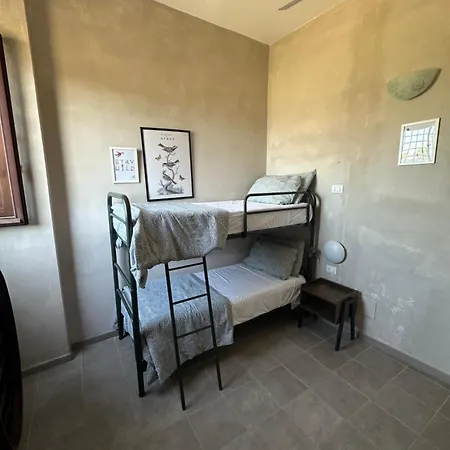 - Il Casale Toscano - 5 Minutes By Car From Tower - Check In From 3 Pm - Only With Fan - No Breakfast & No Fridge - Free Parking - Séjour à la campagne